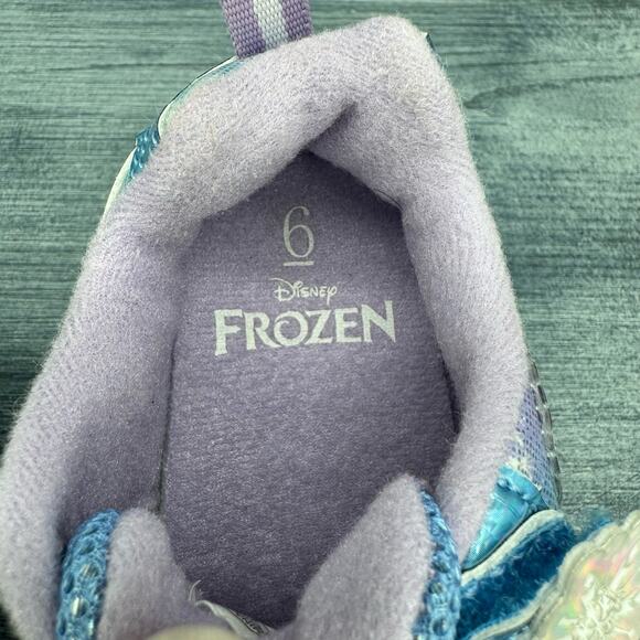 Disney’s Frozen 2 Anna & Elsa Toddler Girl’s Light-up Shoes Light Blue Size 6 - Picture 5 of 9